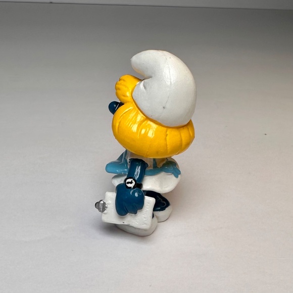 Vintage Schleich Nurse Smurfette π 1980 Peyo β Made in Hong Kong - Picture 5 of 8